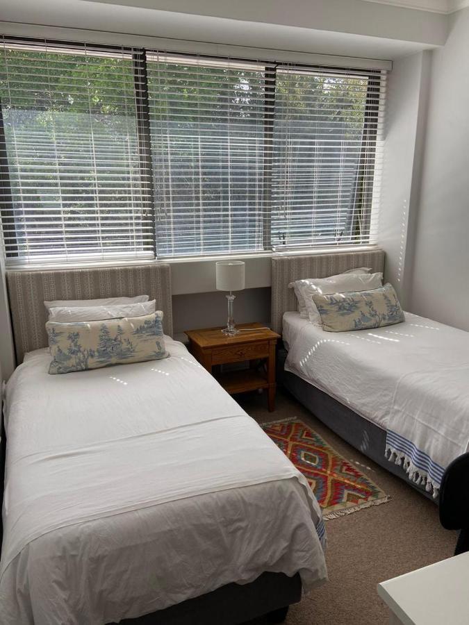 Modern, Centrally Located Dorp Street Apartment ستيلينبوش المظهر الخارجي الصورة
