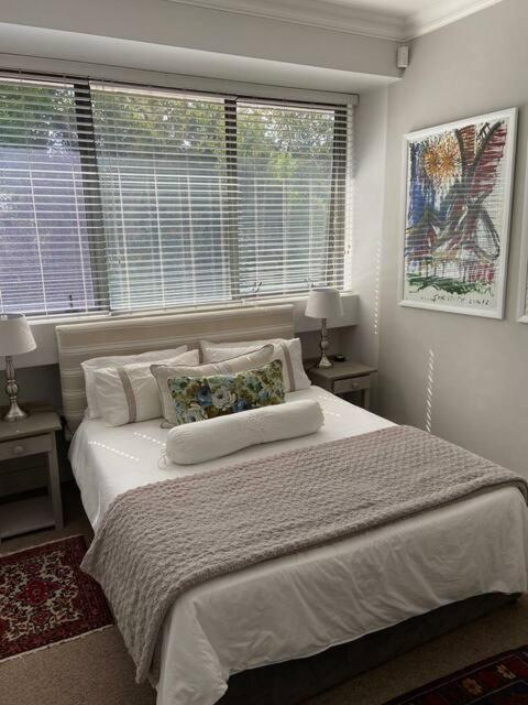 Modern, Centrally Located Dorp Street Apartment ستيلينبوش المظهر الخارجي الصورة